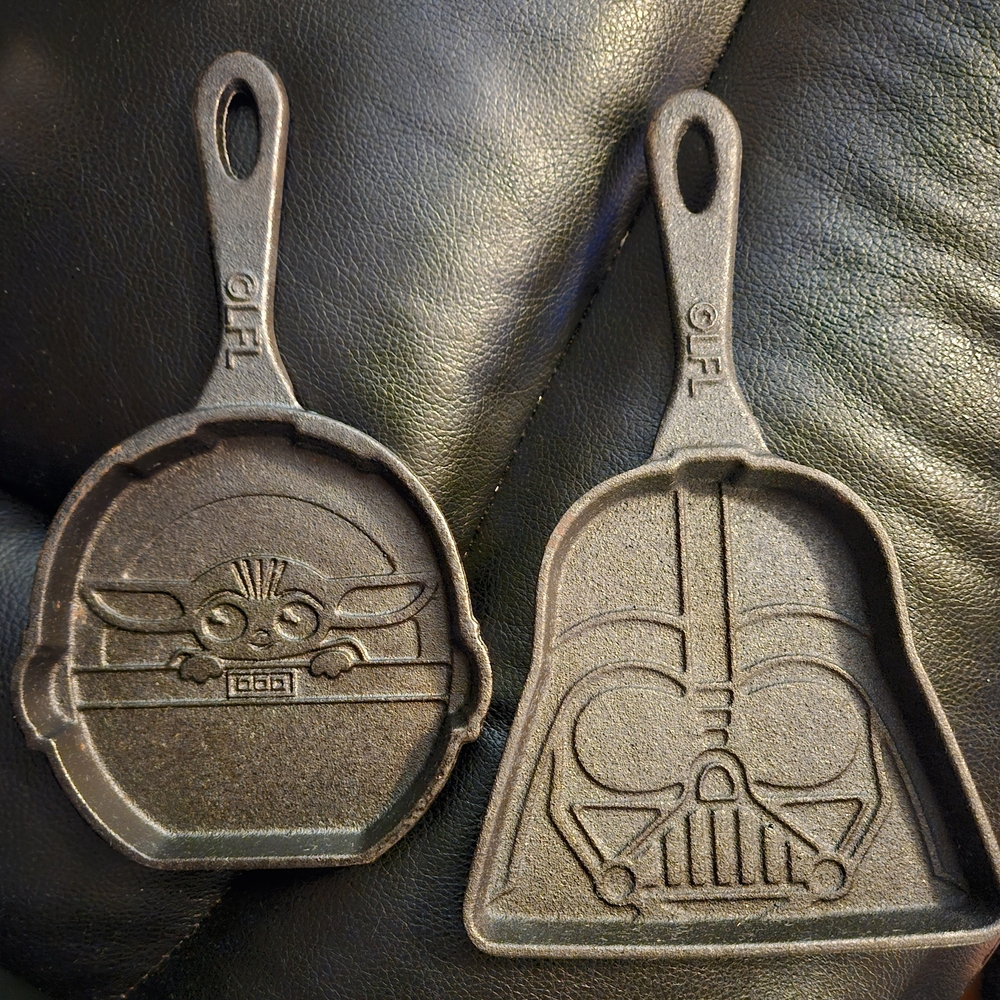 Star Wars Darth Vader And Grogu Cast Iron Skillet Set